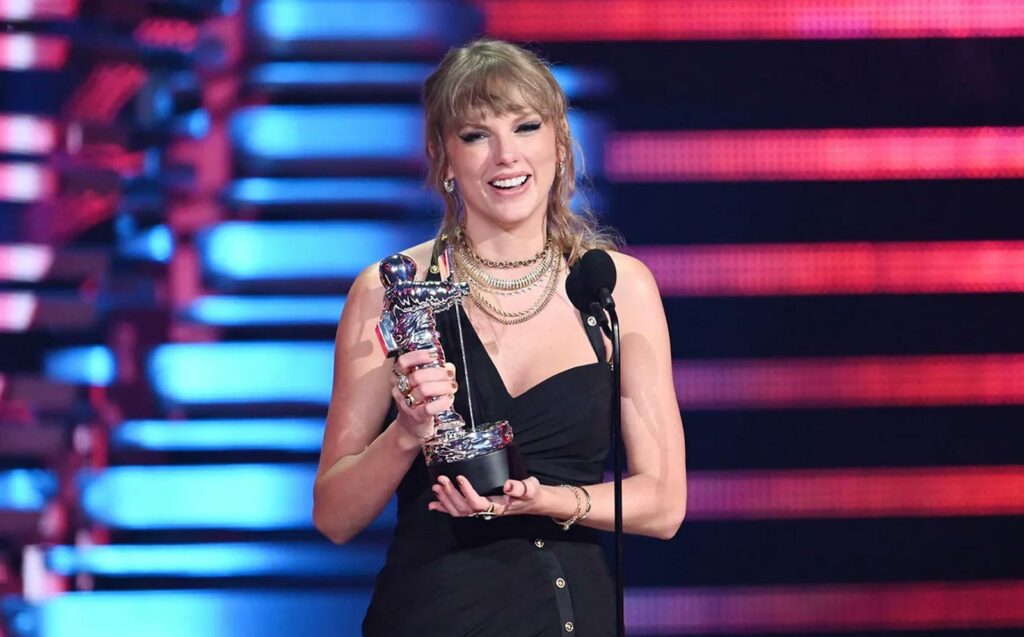 Premios MTV 2023 - Taylor Swift - CLX Icons 