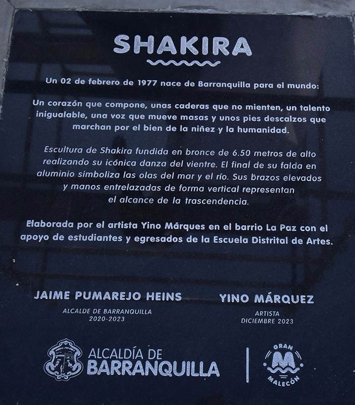 Estatua de Shakira - CLX Icons