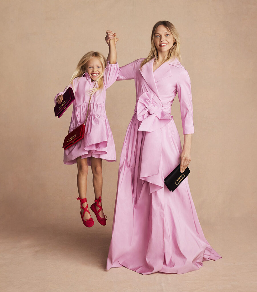Matching outfits: Vestidos y otros looks a juego para madre e hija