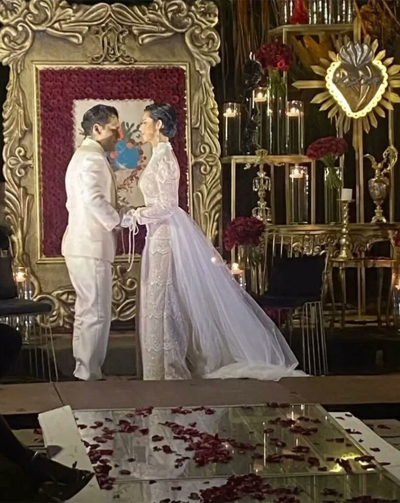 Fotos de la boda de  Ángela Aguilar y Christian Nodal en México