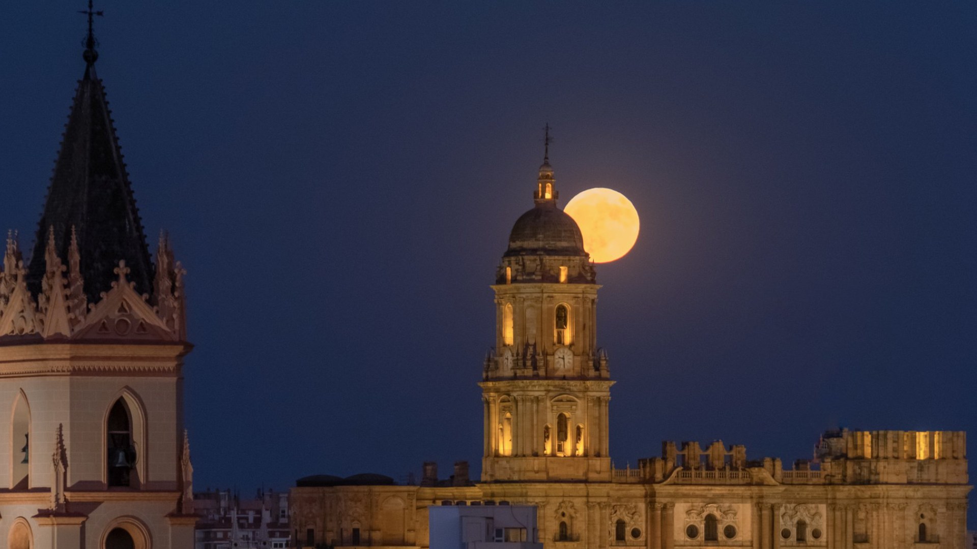 Así se vio la Superluna Azul de Esturión en todo el mundo