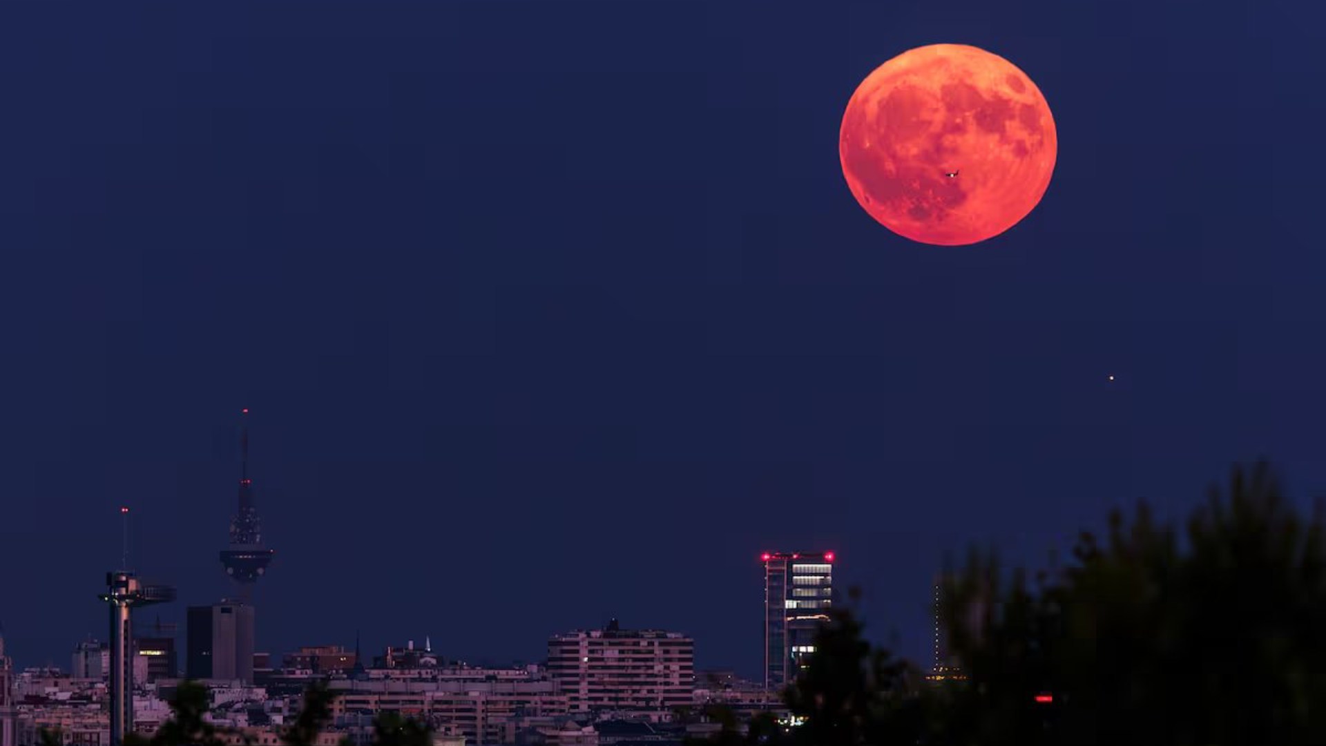 Así se vio la Superluna Azul de Esturión en todo el mundo