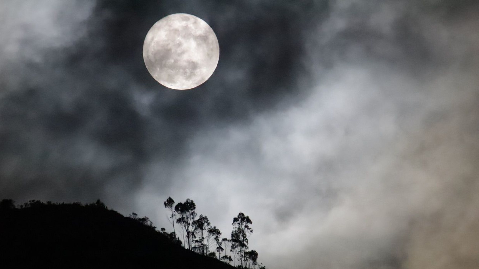 Así se vio la Superluna Azul de Esturión en todo el mundo