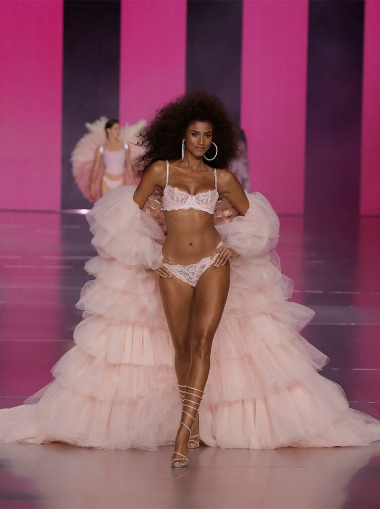 Mejores momentos del Victoria's Secret Fashion Show 2024