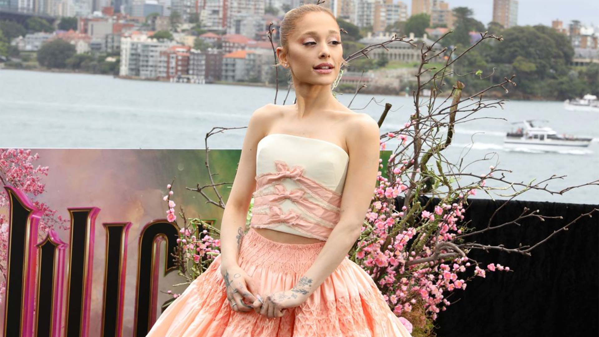 El Look de Ariana en el último día de la premier de Wicked, Australia