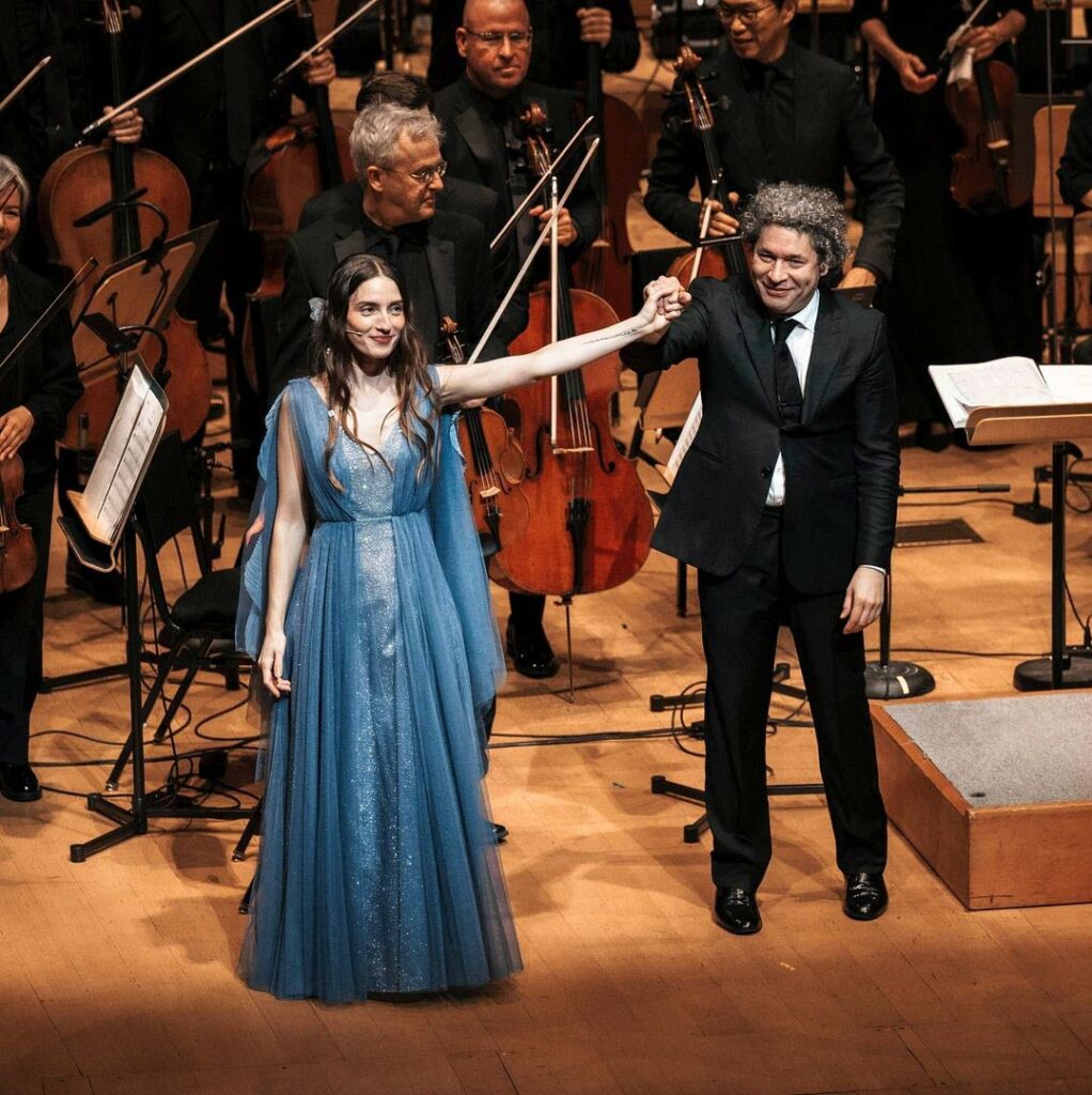 Gustavo Dudamel recibe el Premio Sofía 2024 a la Excelencia