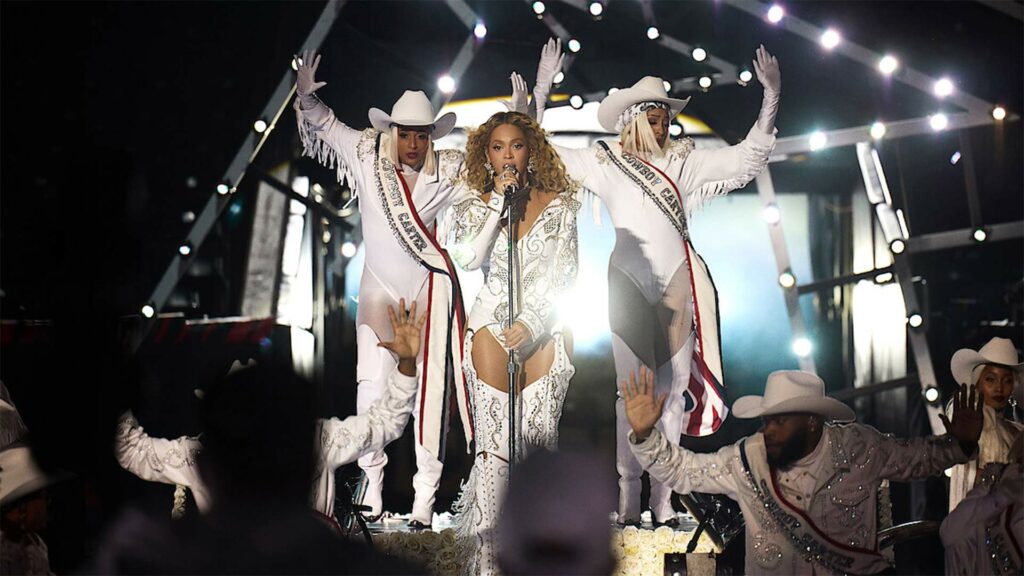 NFL Christmas Gameday: Beyoncé deslumbra en el medio tiempo