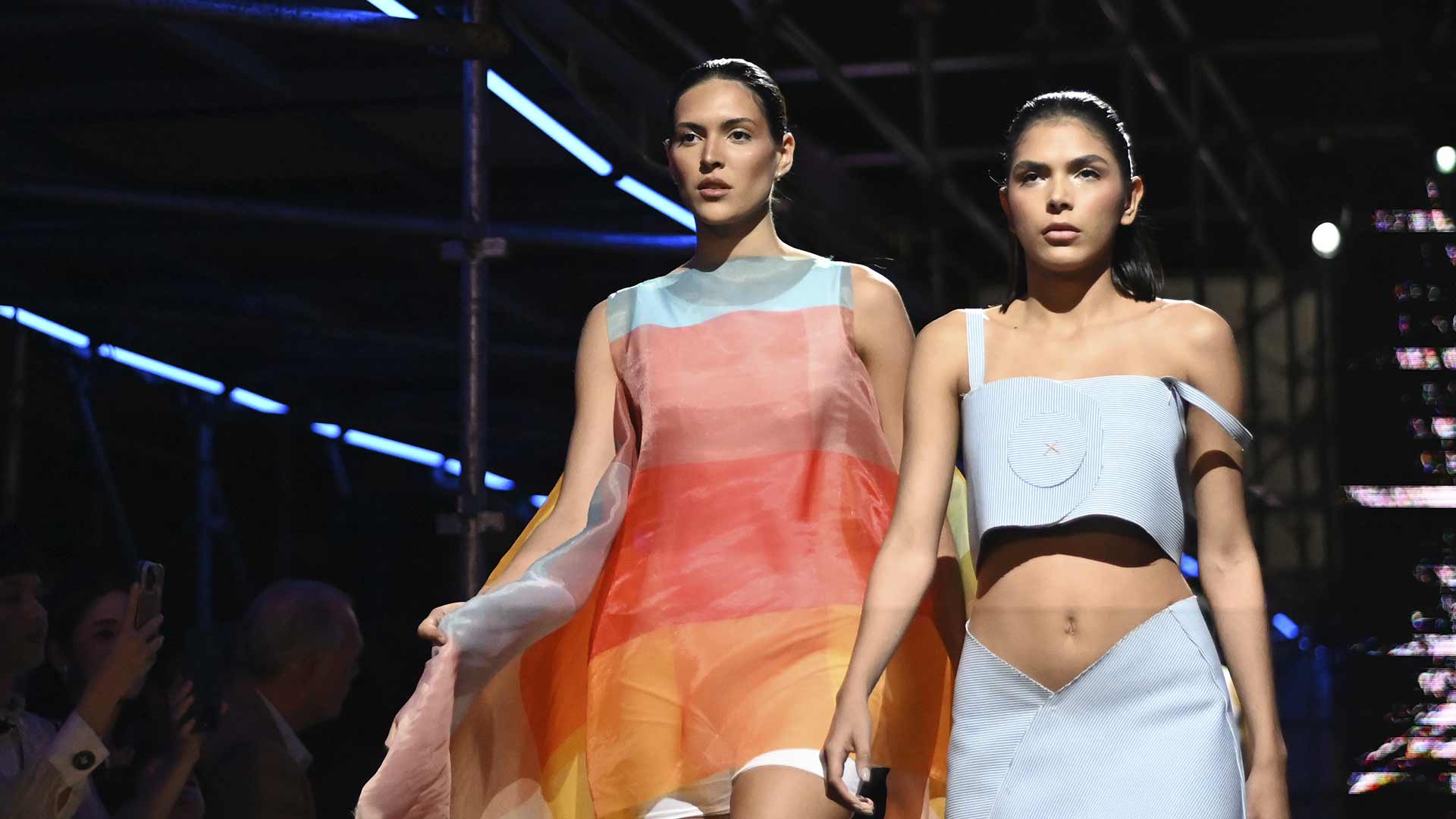 Pasillo Instituto de Diseño de Caracas celebró su desfile anual