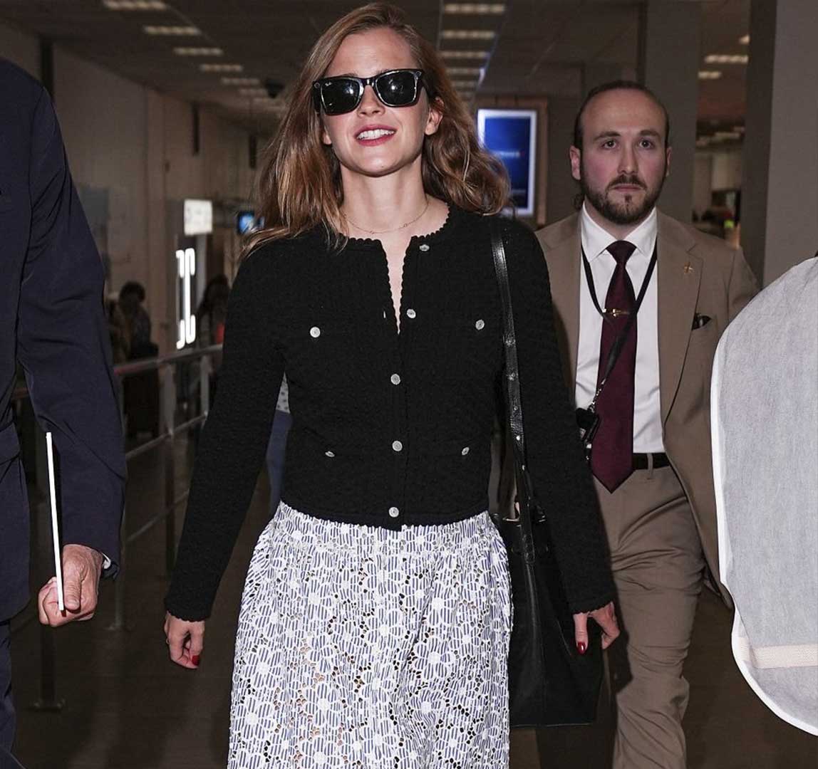 Emma Watson deslumbra en Cannes sin estar en Cannes