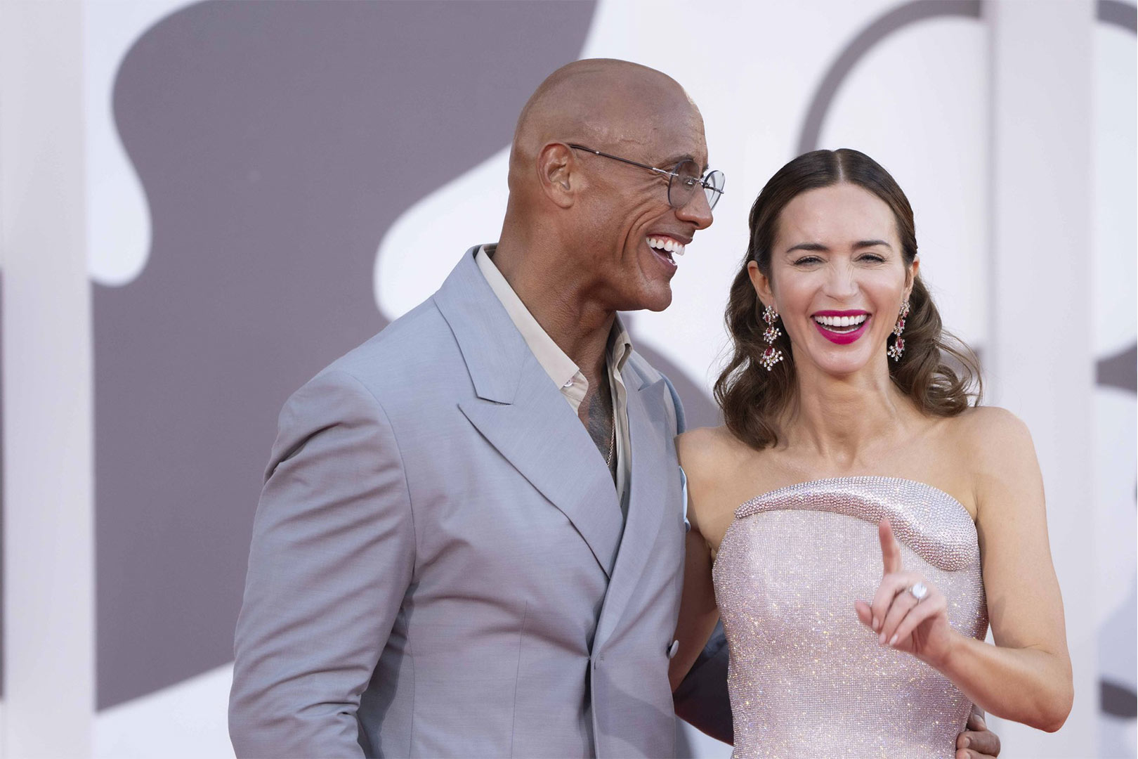 Dwayne Johnson brilla con The Smashing Machine en Venecia