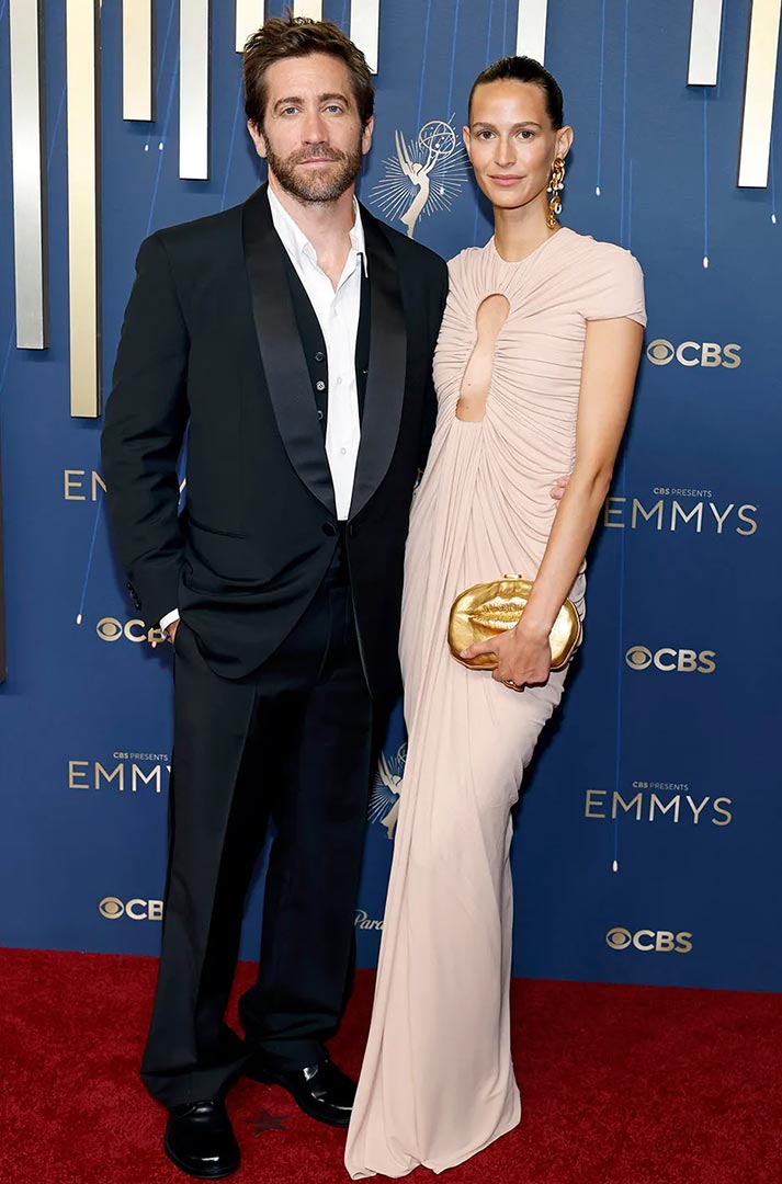 Jake Gyllenhaal en Prada con Jeanne Cadieu en Schiaparelli