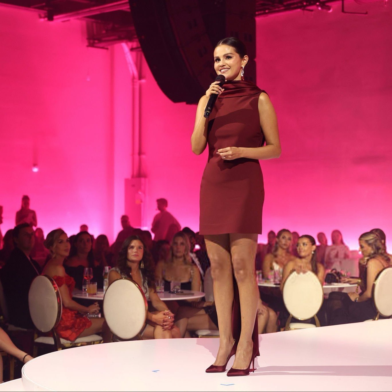 Selena Gomez brila en la gala de Rare Impact Fund 2025