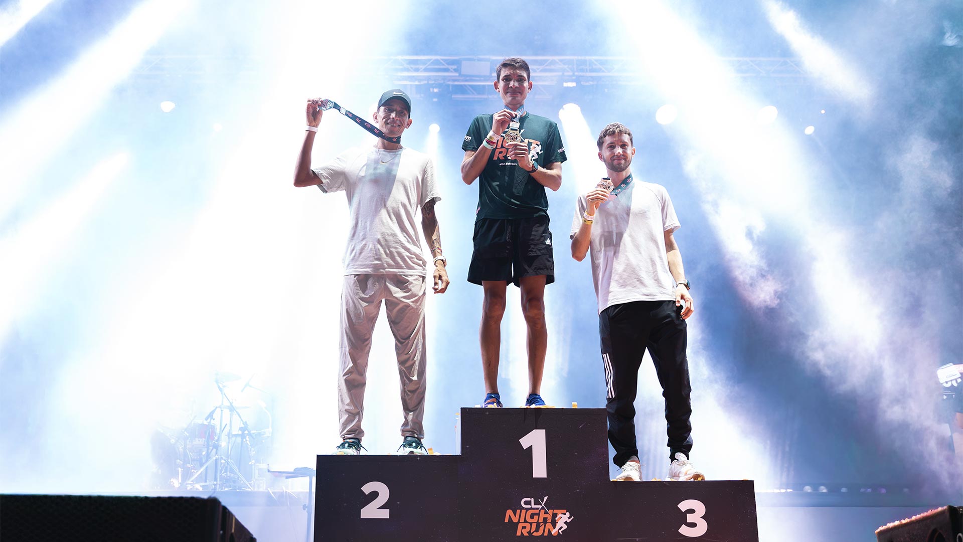 Más de 8 mil personas vivieron la experiencia CLX Night Run 2025