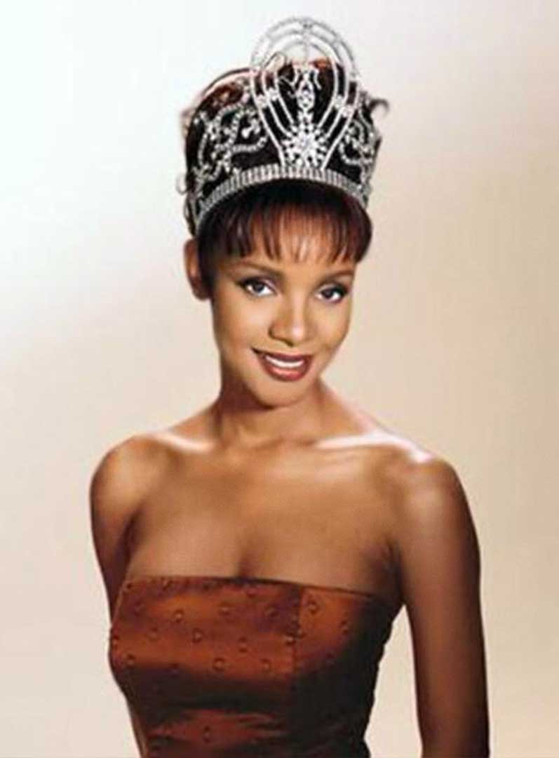 Botswana: Mpule Kwelagobe