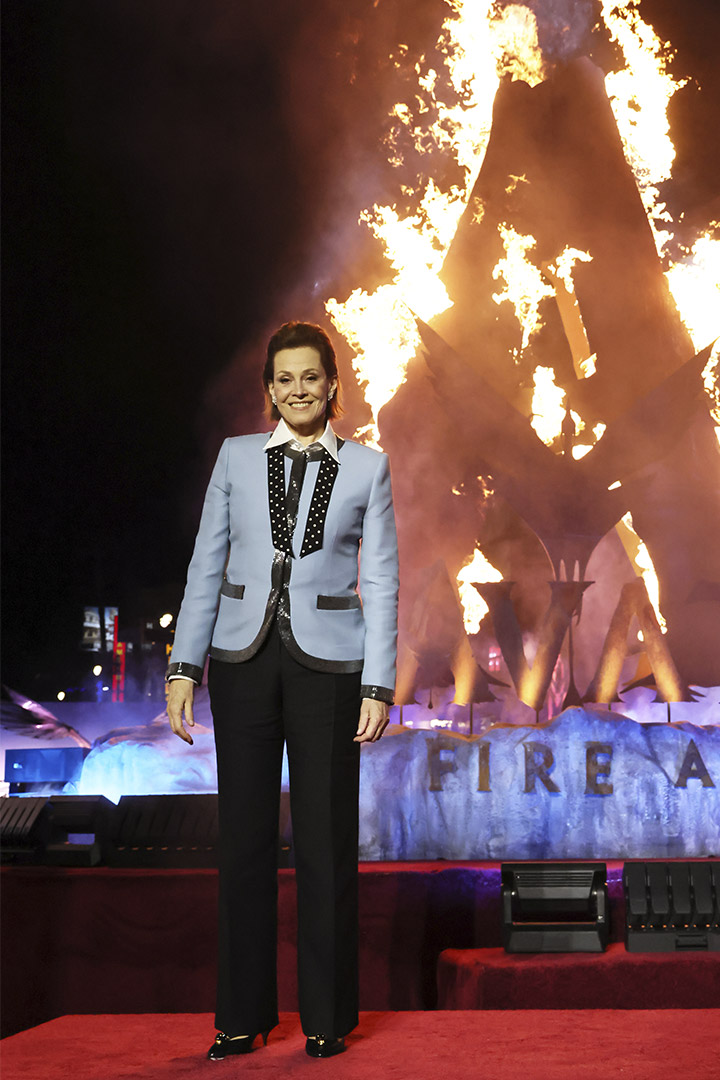 Premiere de Avatar: Fire and Ash con Zoe Saldaña y Miley Cyrus