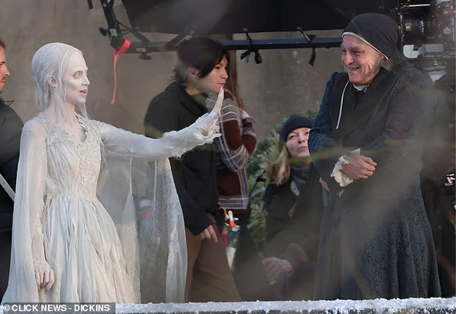 Captan a Johnny Depp en el set de Ebenezer: A Christmas Carol