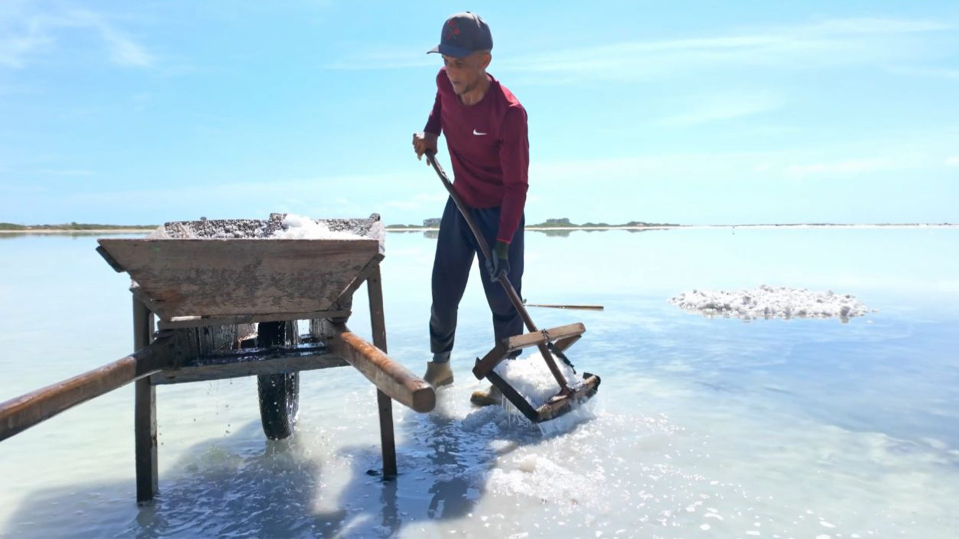 Premiere del documental “Agua rosa, manos de sal” en Valencia